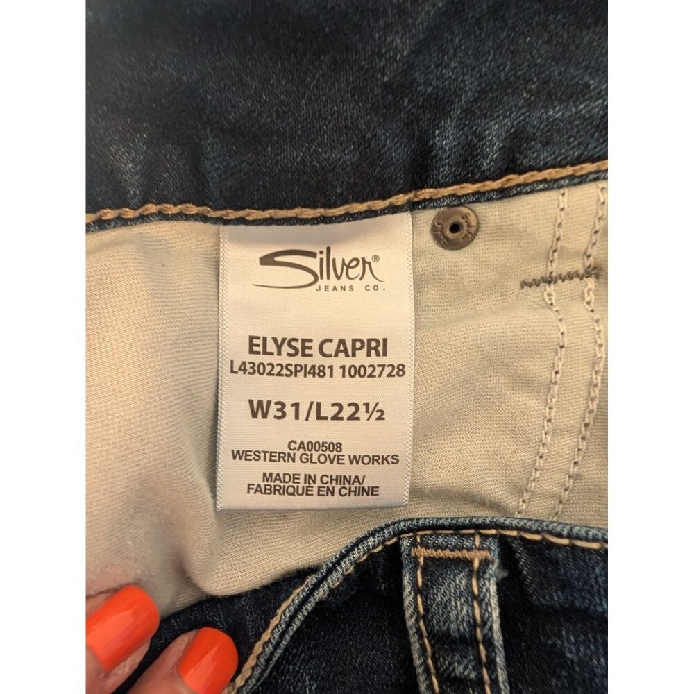 Silver Jeans Elyse W31/L22 1/2 Dark Wash Capri - Picture 3 of 4